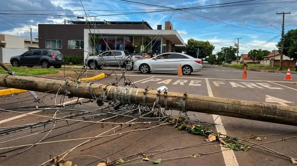 Prefeitura mobiliza força-tarefa após temporal causar estragos em Dourados